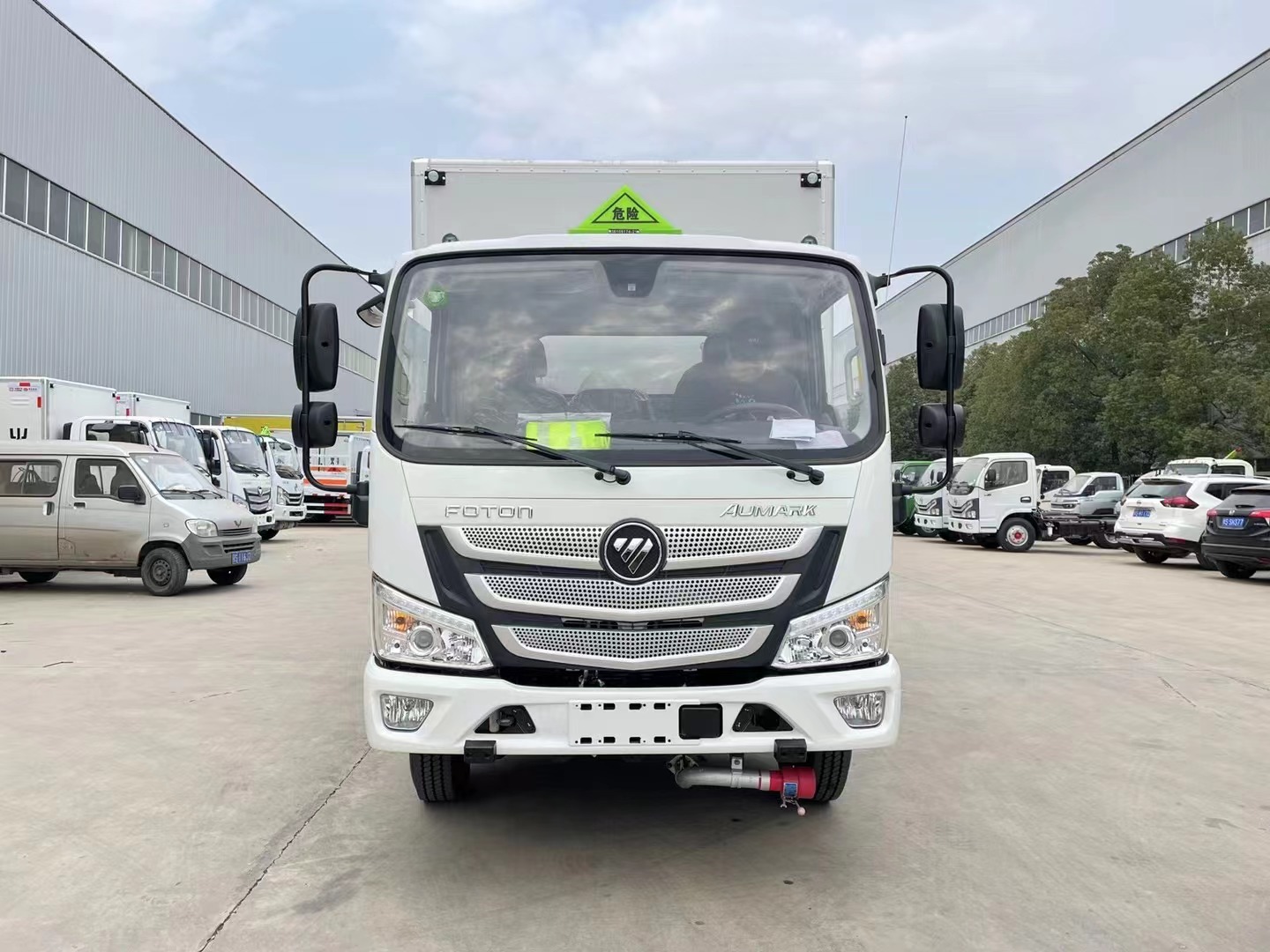 福田歐馬可寬體藍牌4.1米爆破器材運輸車