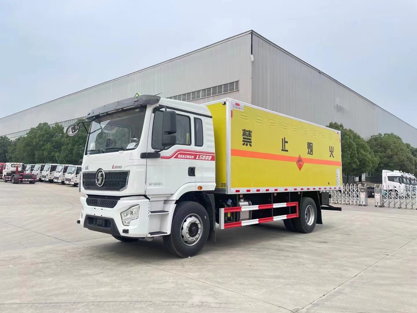 陜汽德龍6.8米煙花炮竹運(yùn)輸車