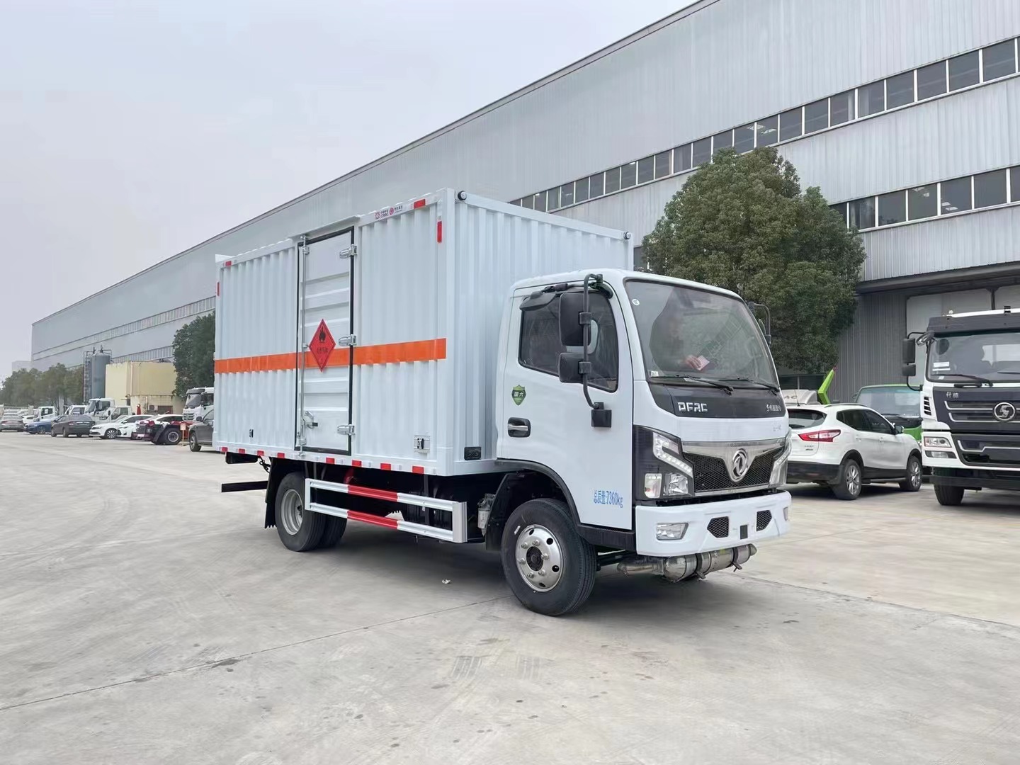 東風福瑞卡黃牌3.6噸氣體廂式車