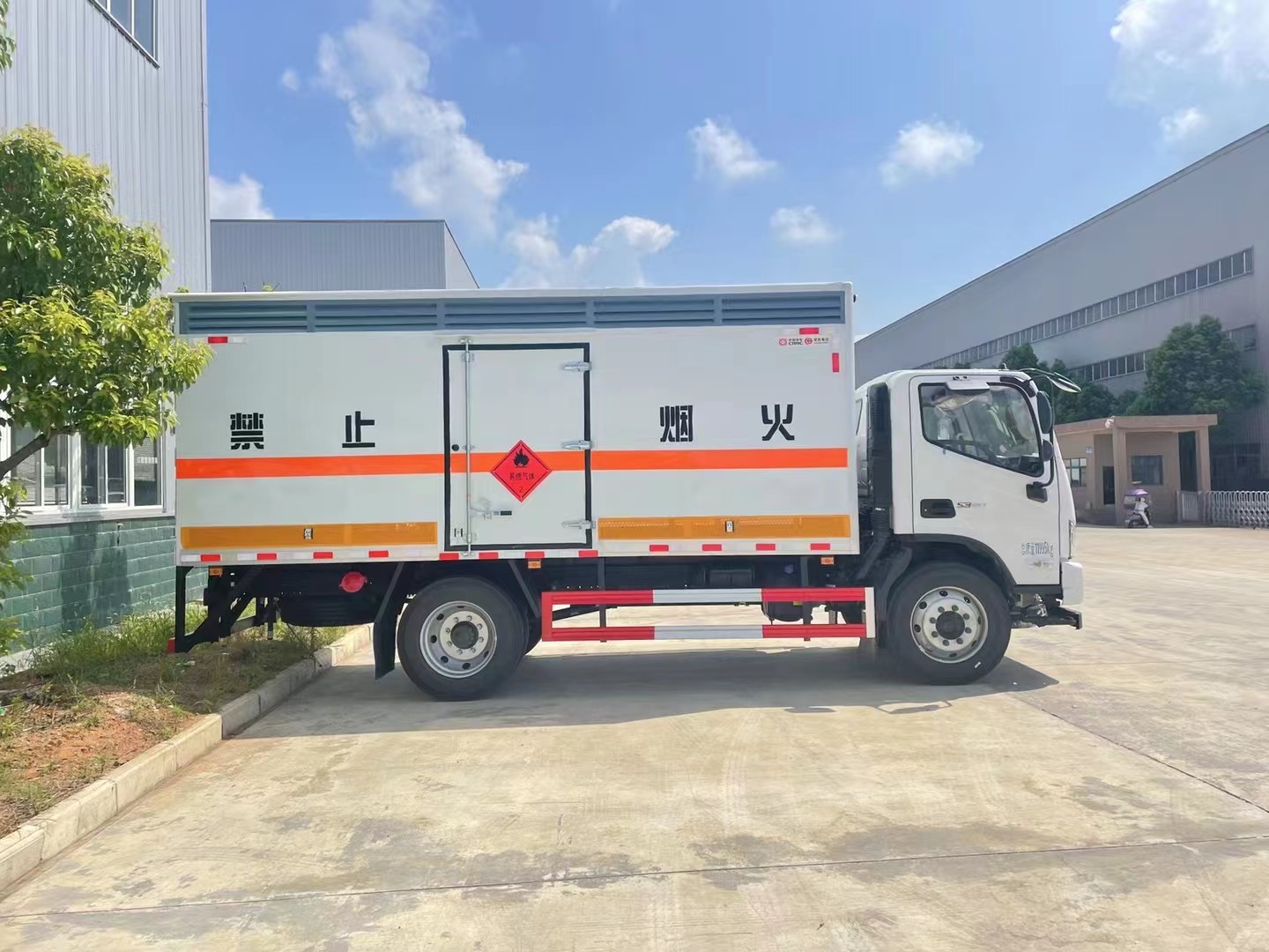 福田歐馬可6.8噸氣體廂式車