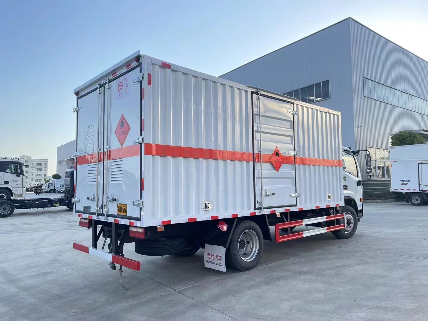 5.2米易燃?xì)怏w廂式車/二類危險(xiǎn)車