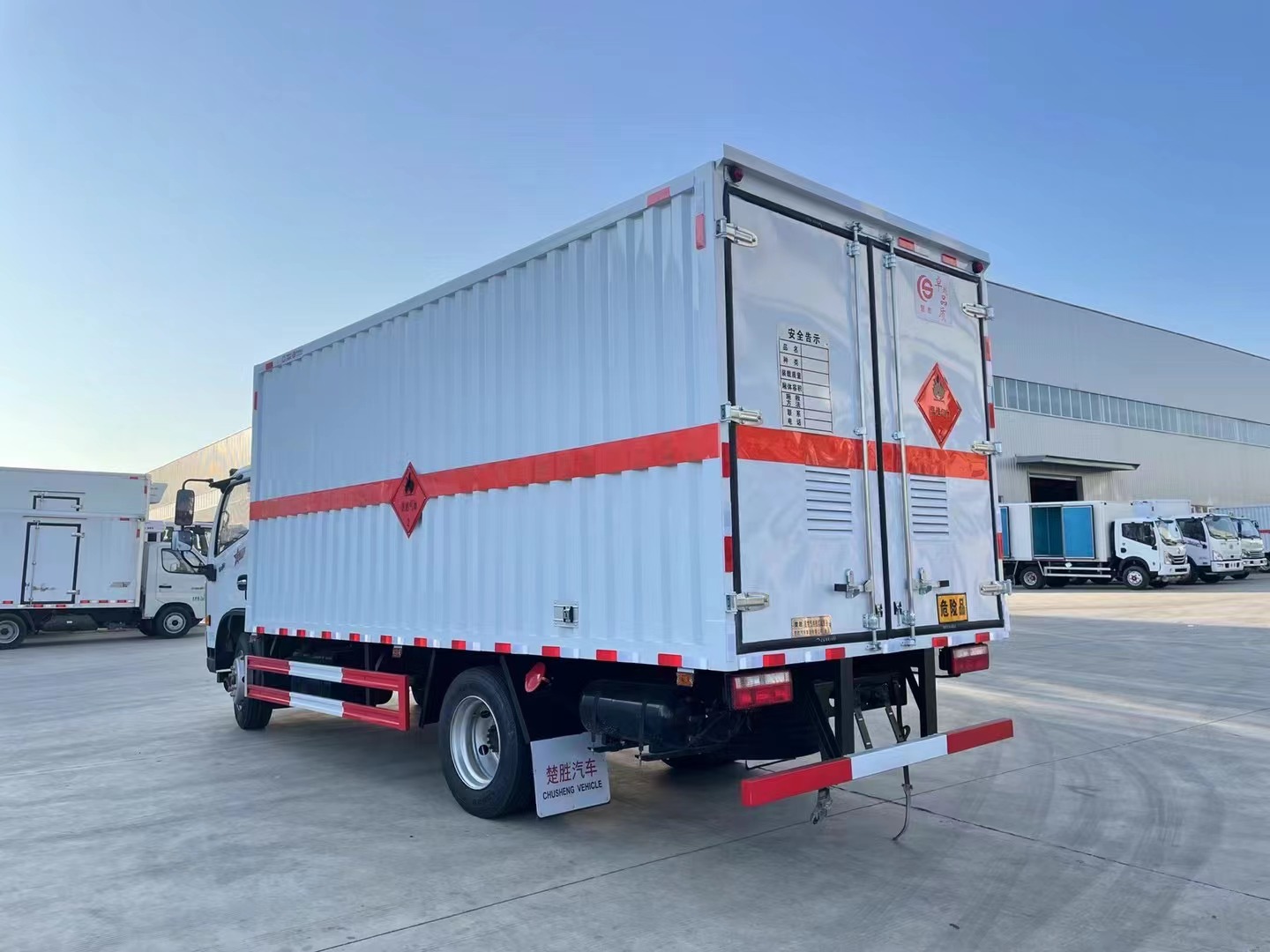 5.2米易燃?xì)怏w廂式車/二類危險(xiǎn)車