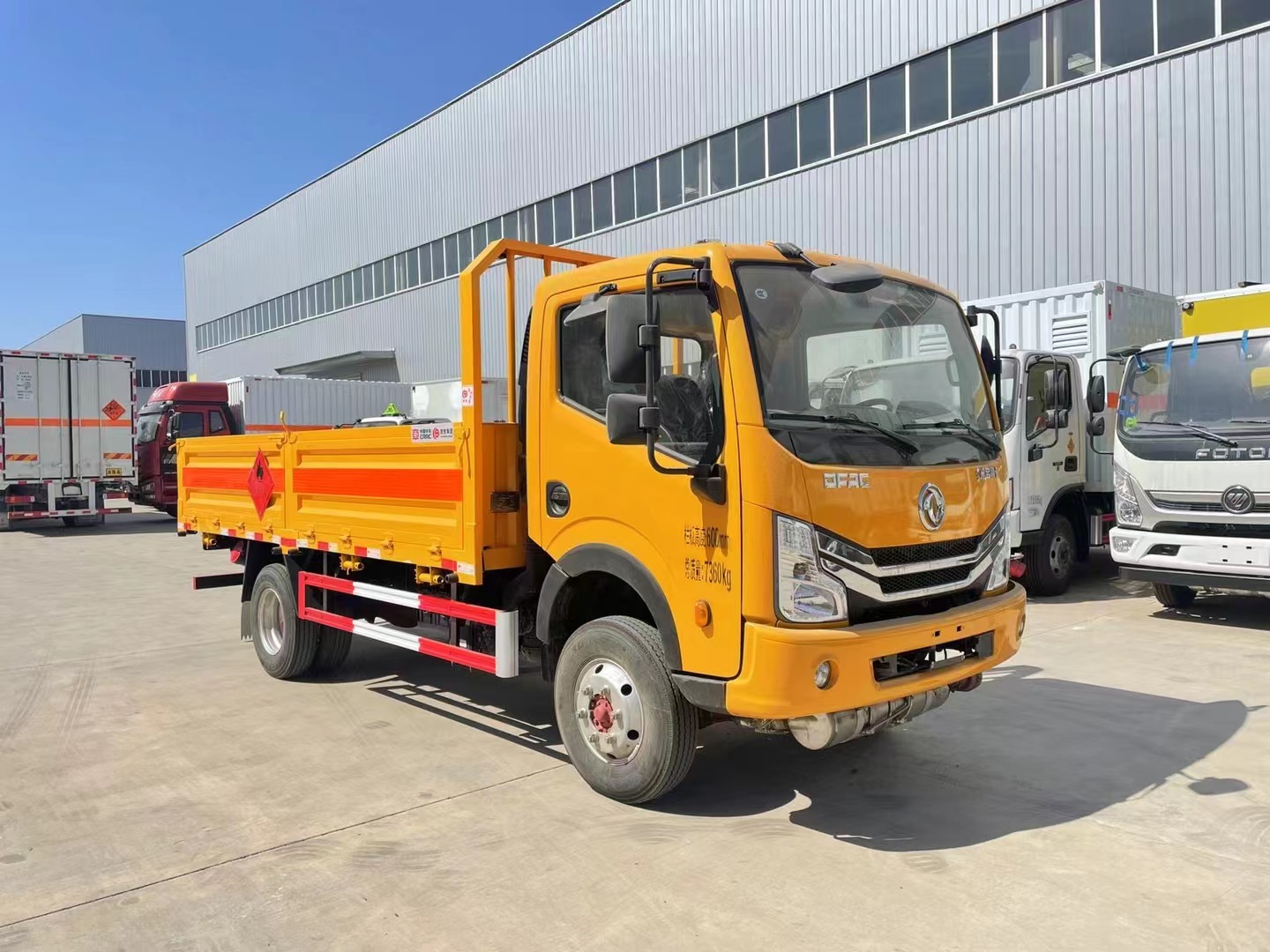 東風(fēng)多利卡4噸氣瓶運(yùn)輸車玉柴發(fā)動(dòng)機(jī)