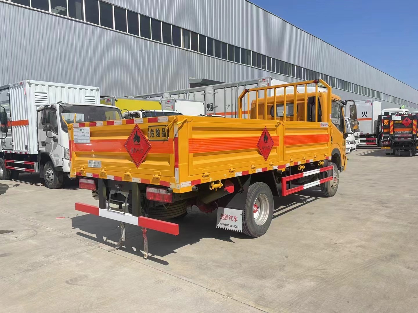 東風(fēng)多利卡4噸氣瓶運(yùn)輸車玉柴發(fā)動(dòng)機(jī)