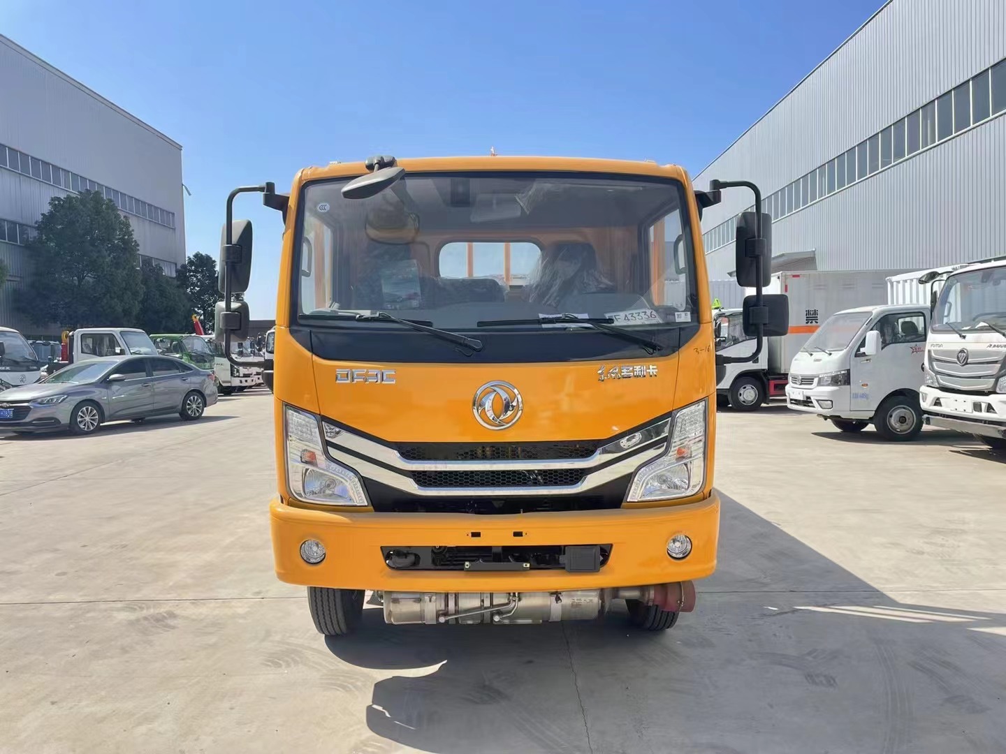 東風(fēng)多利卡4噸氣瓶運(yùn)輸車玉柴發(fā)動(dòng)機(jī)