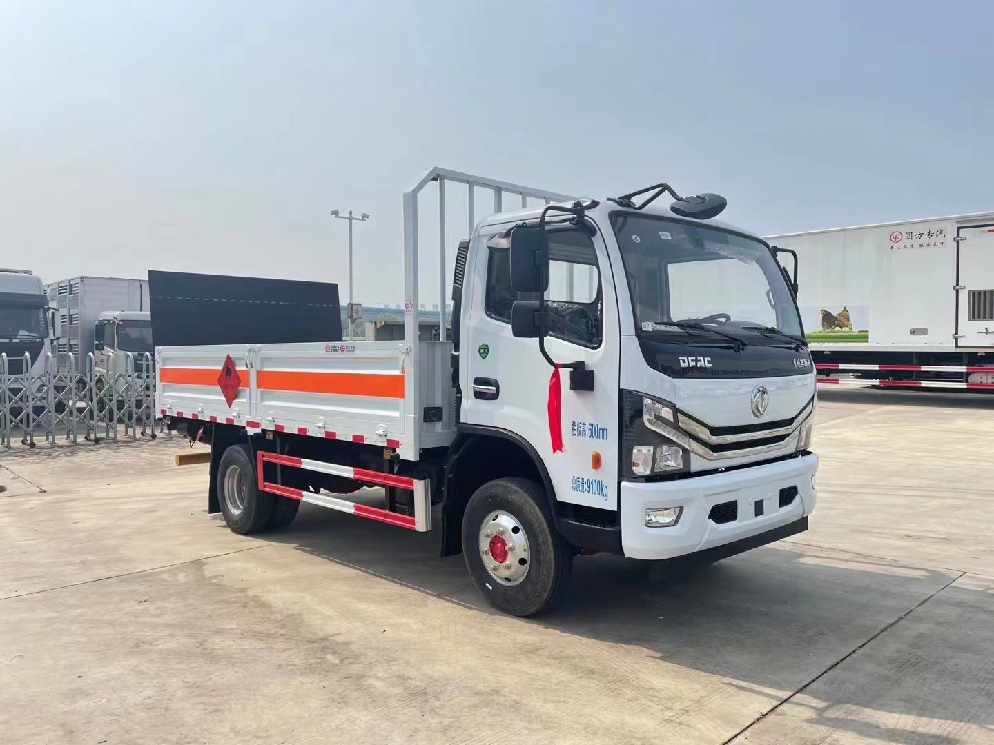 東風4.3米氣瓶運輸車/黃牌5噸