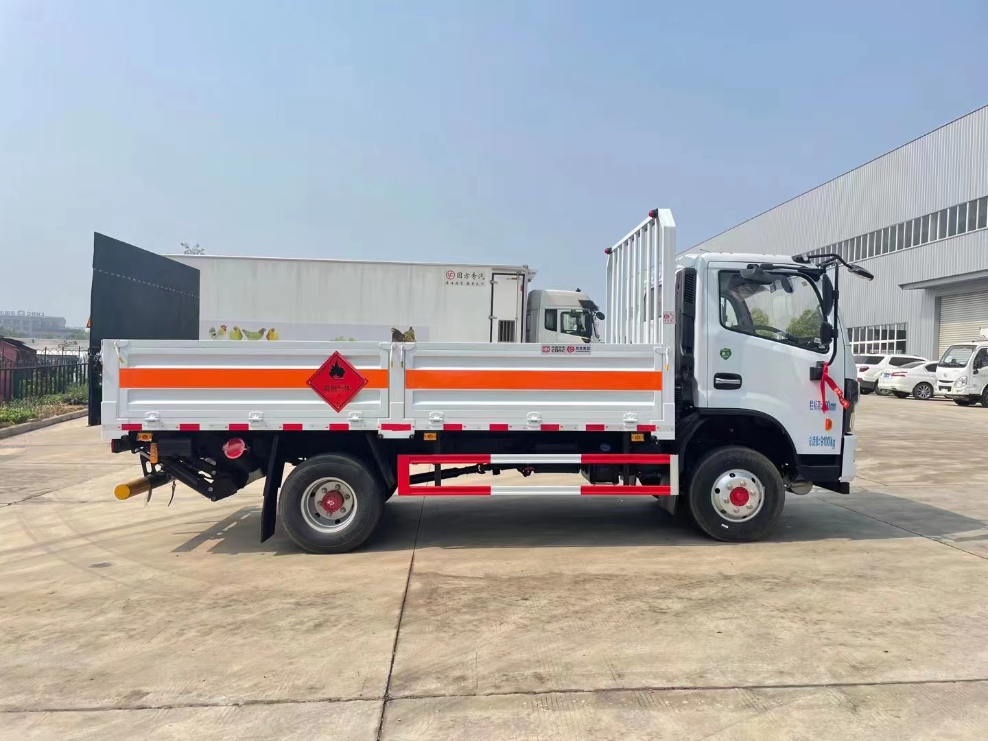 東風4.3米氣瓶運輸車/黃牌5噸