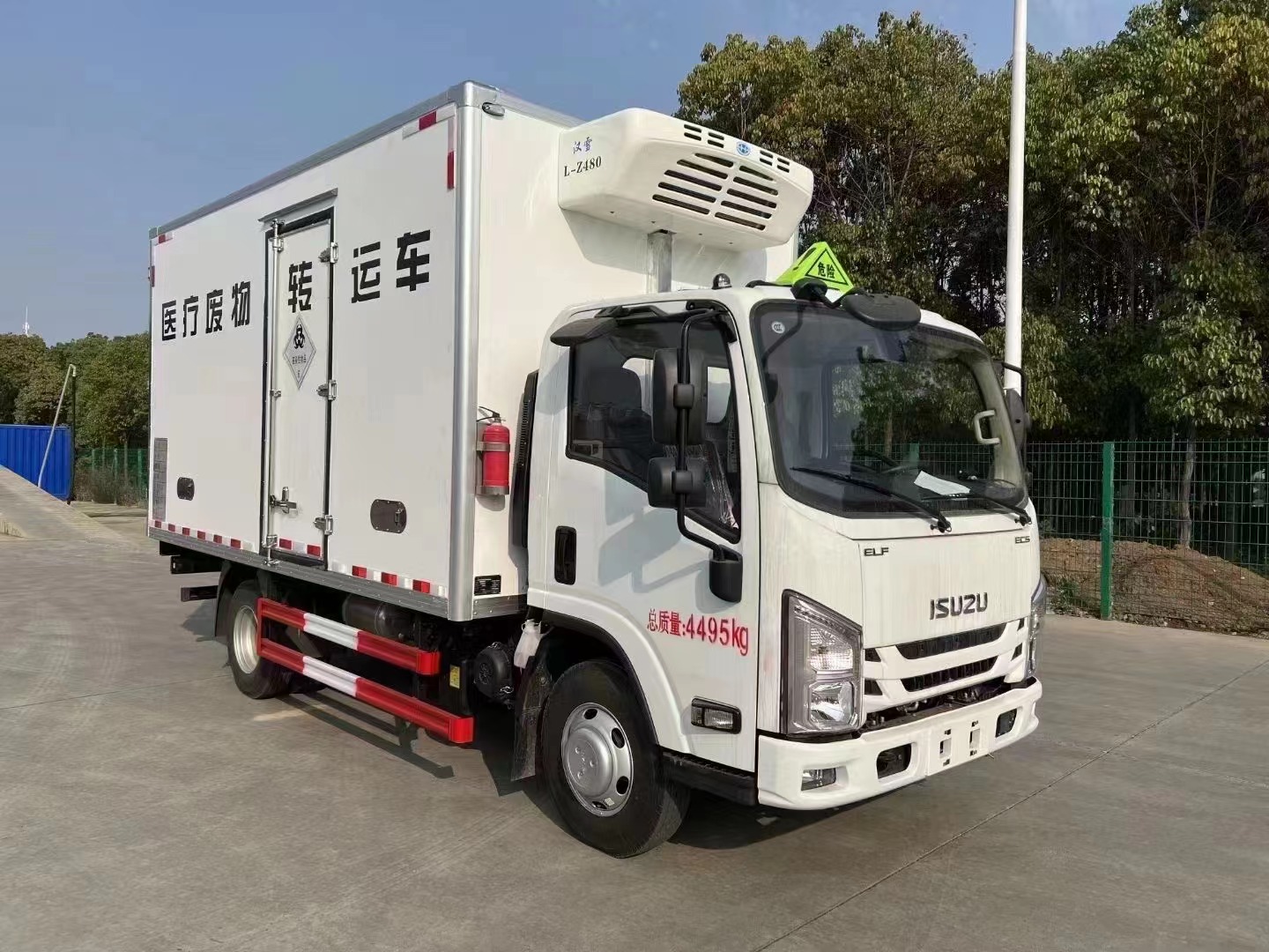 五十鈴藍(lán)牌醫(yī)療廢物轉(zhuǎn)運(yùn)車