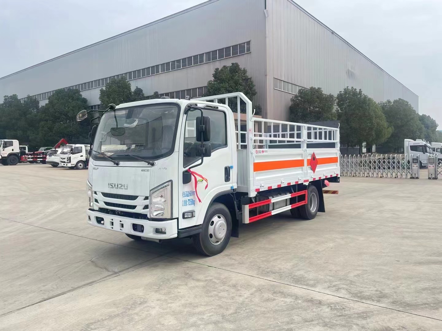 五十鈴黃牌4.15米氣瓶運(yùn)輸車